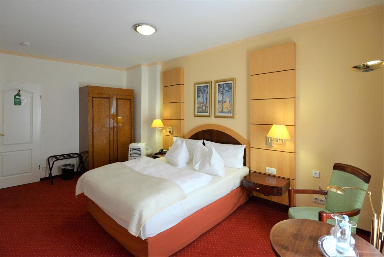 Hotel Am Kochbrunnen Wiesbaden Exterior foto