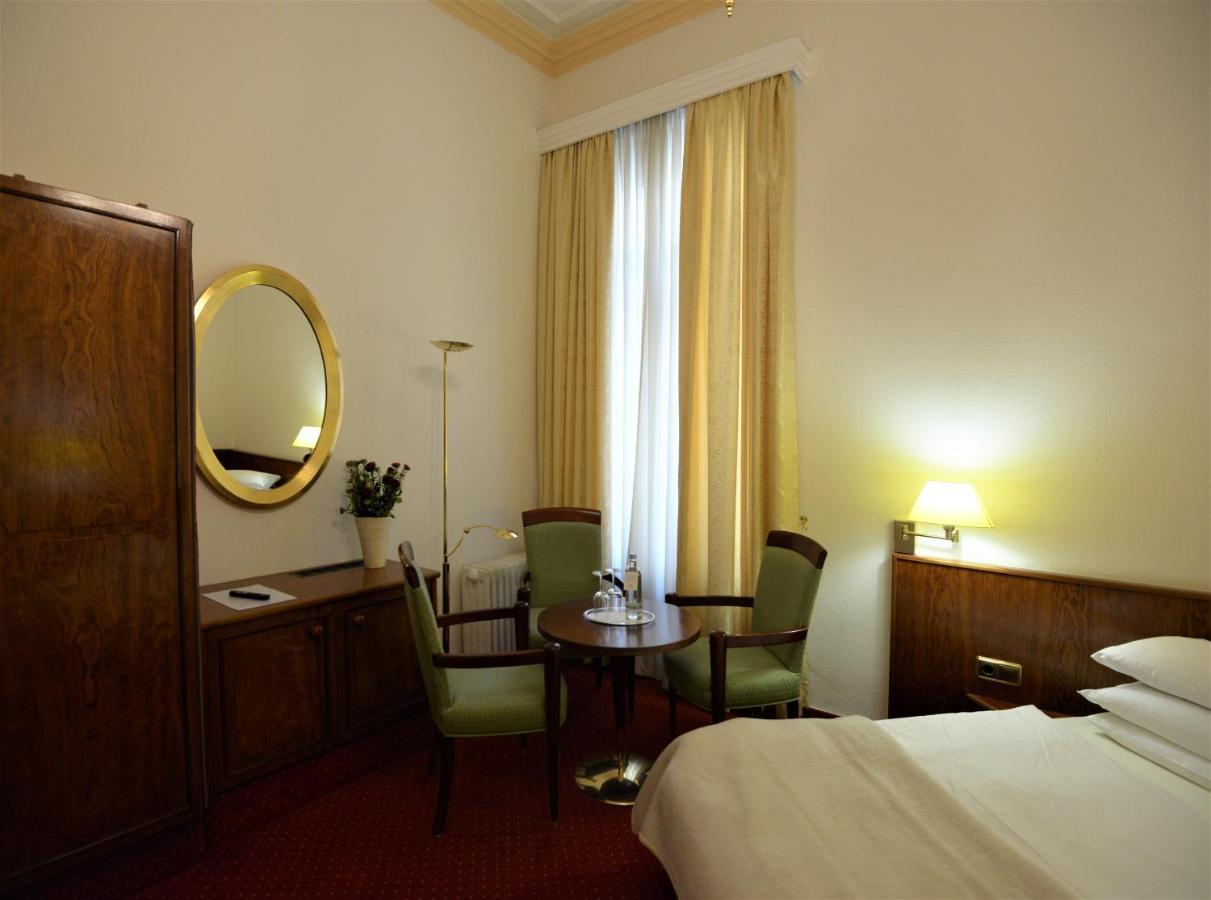 Hotel Am Kochbrunnen Wiesbaden Exterior foto